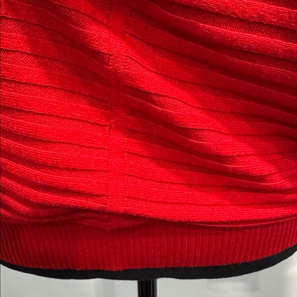 🔵 New York and Company Red Crew Neck Batwing Sweater Size Medium - Picture 3 of 9